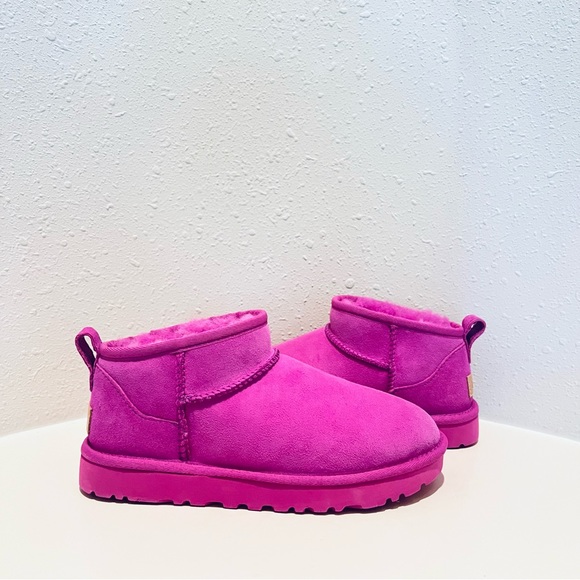UGG Classic Ultra Mini Women’s Carnation Pink Boots Size 6 NWT - Picture 6 of 11